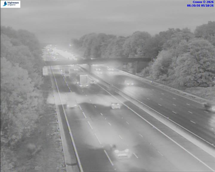 Click for full screen live camera. M6 05582 M6 Toll – J3