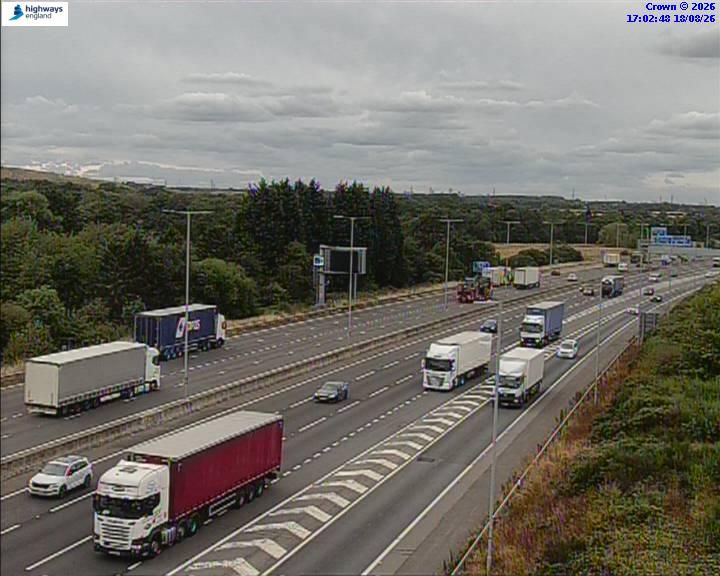 Click for full screen live camera. M6 05672 M6 Toll – J3