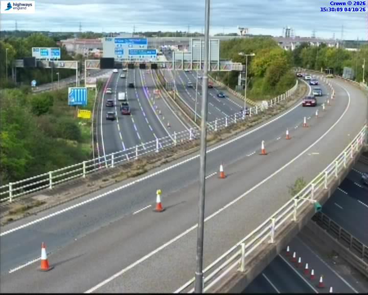 Click for full screen live camera. M42 06498 J7-J8