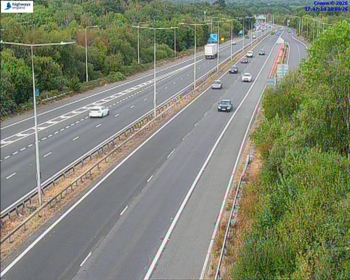 Click for full screen live camera. M3 12176 M3 J14 – M27 J4
