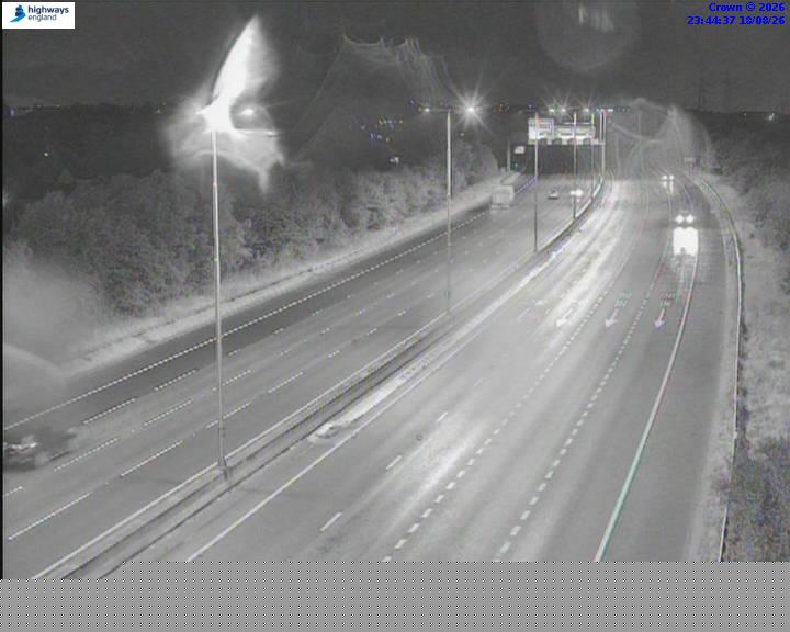 Click for full screen live camera. M62 2151 J28-J29