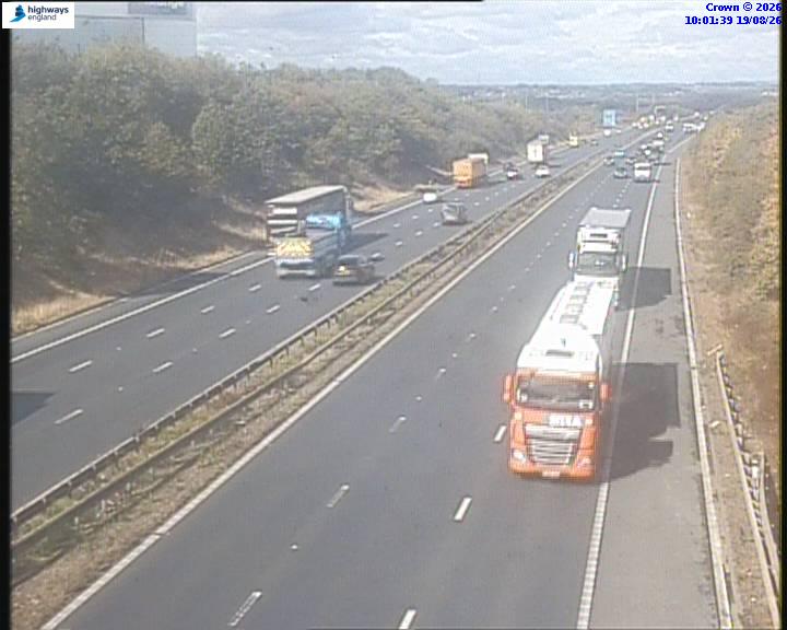 Click for full screen live camera. M62 22261 J31 – J32