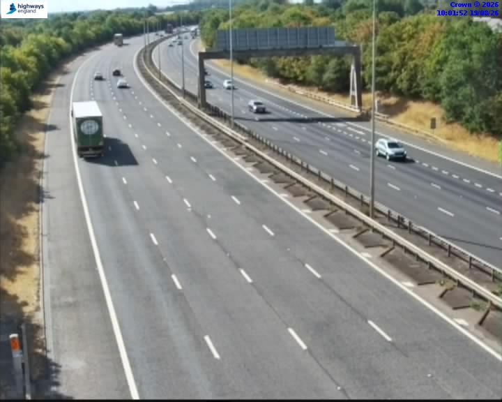 Click for full screen live camera. A1(M) 52208 J16-J15