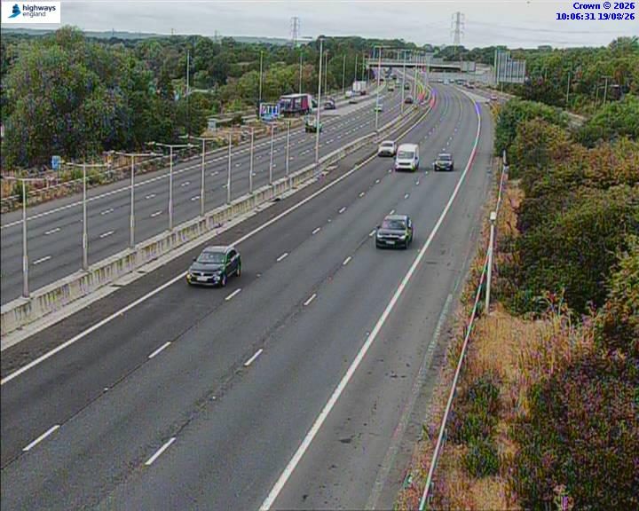 Click for full screen live camera. M4 52280 J4B