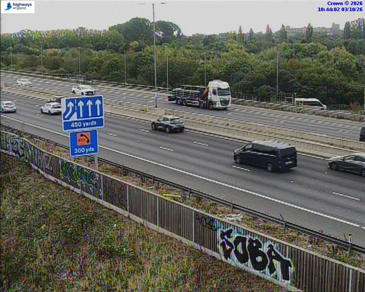 Click for full screen live camera. M4 52371 J6