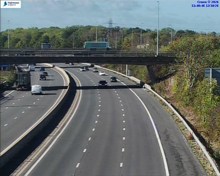 Click for full screen live camera. M4 52448 J8