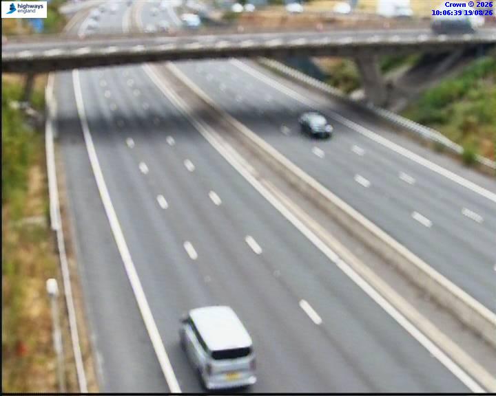 Click for full screen live camera. M4 52450 J8