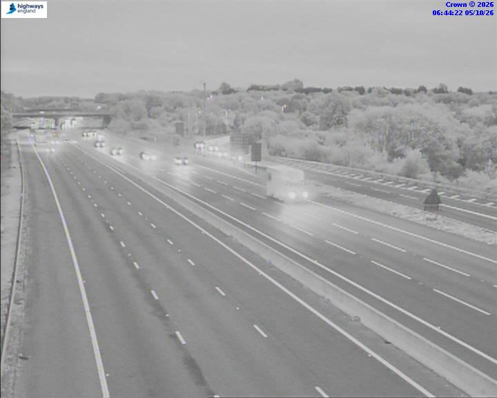 Click for full screen live camera. M4 52575 J10