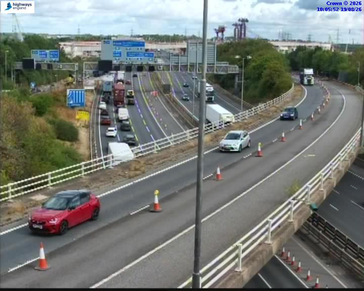 Click for full screen live camera. M42 06498 J7-J8